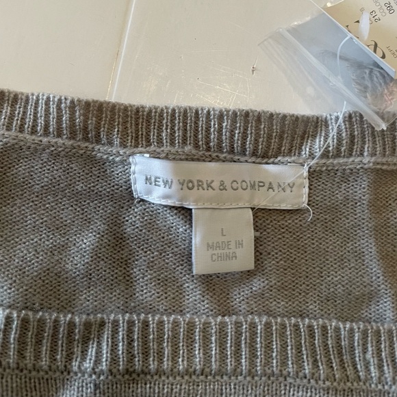 Blue and Grey Colorblock Short Sleeve Scoop Neck Knit Sweater - Picture 9 of 10